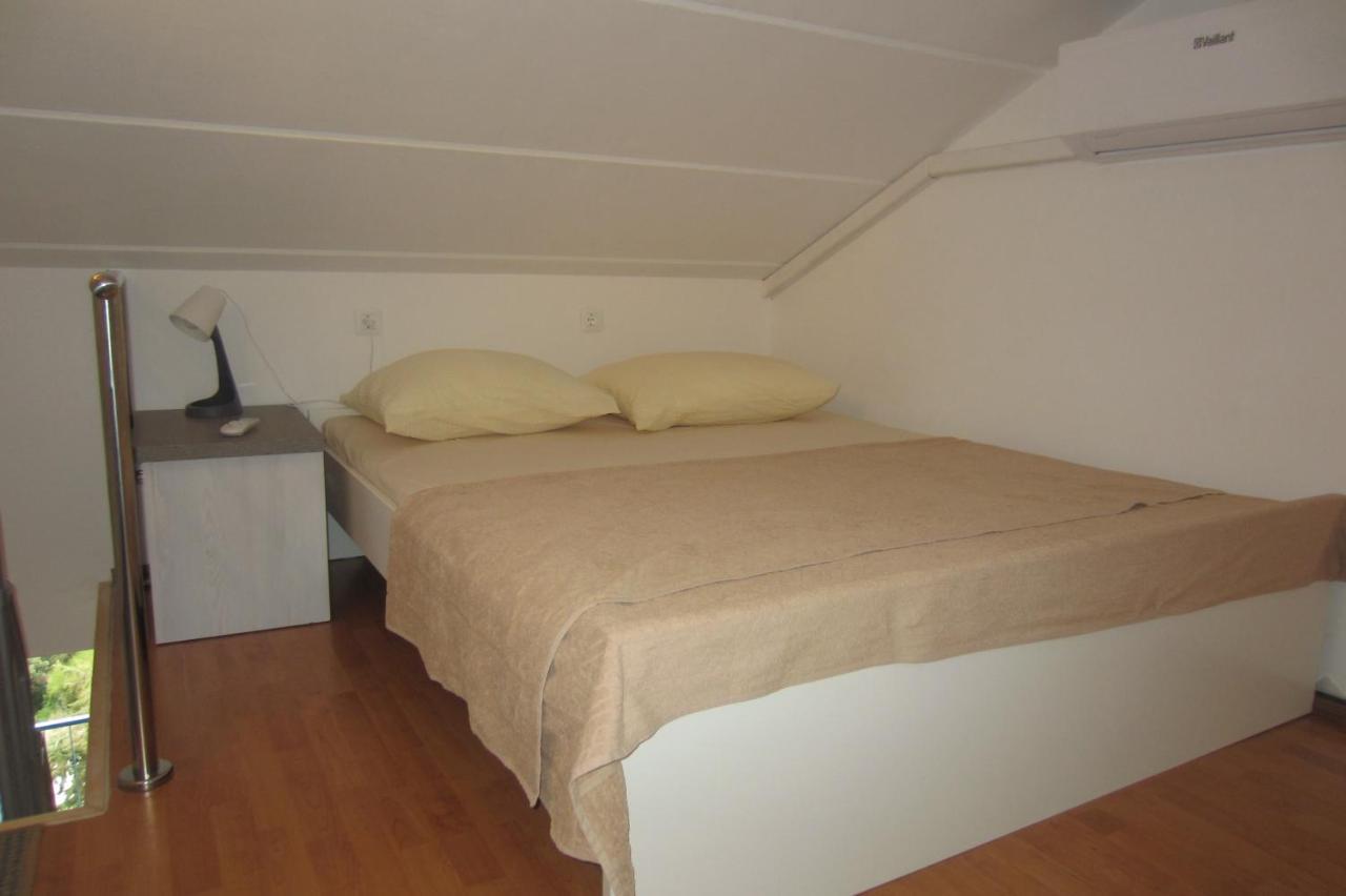 Apartman Valinor Miholascica Exterior foto